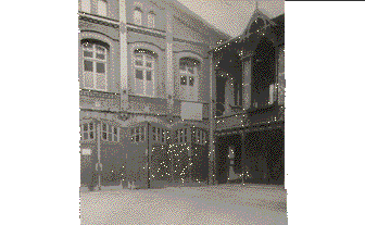 schwarz-weiß Bild der ehemaligen Direktionsgebäudes Weißbüttgengasse