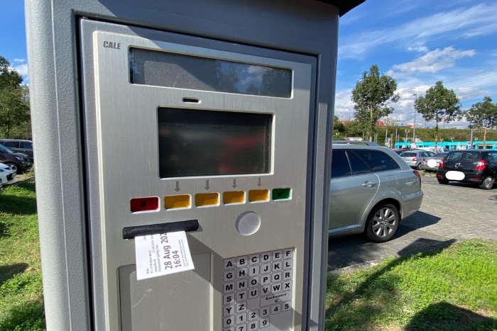 Ticketautomat zur berprfung der kostenlosen Maximalparkdauer